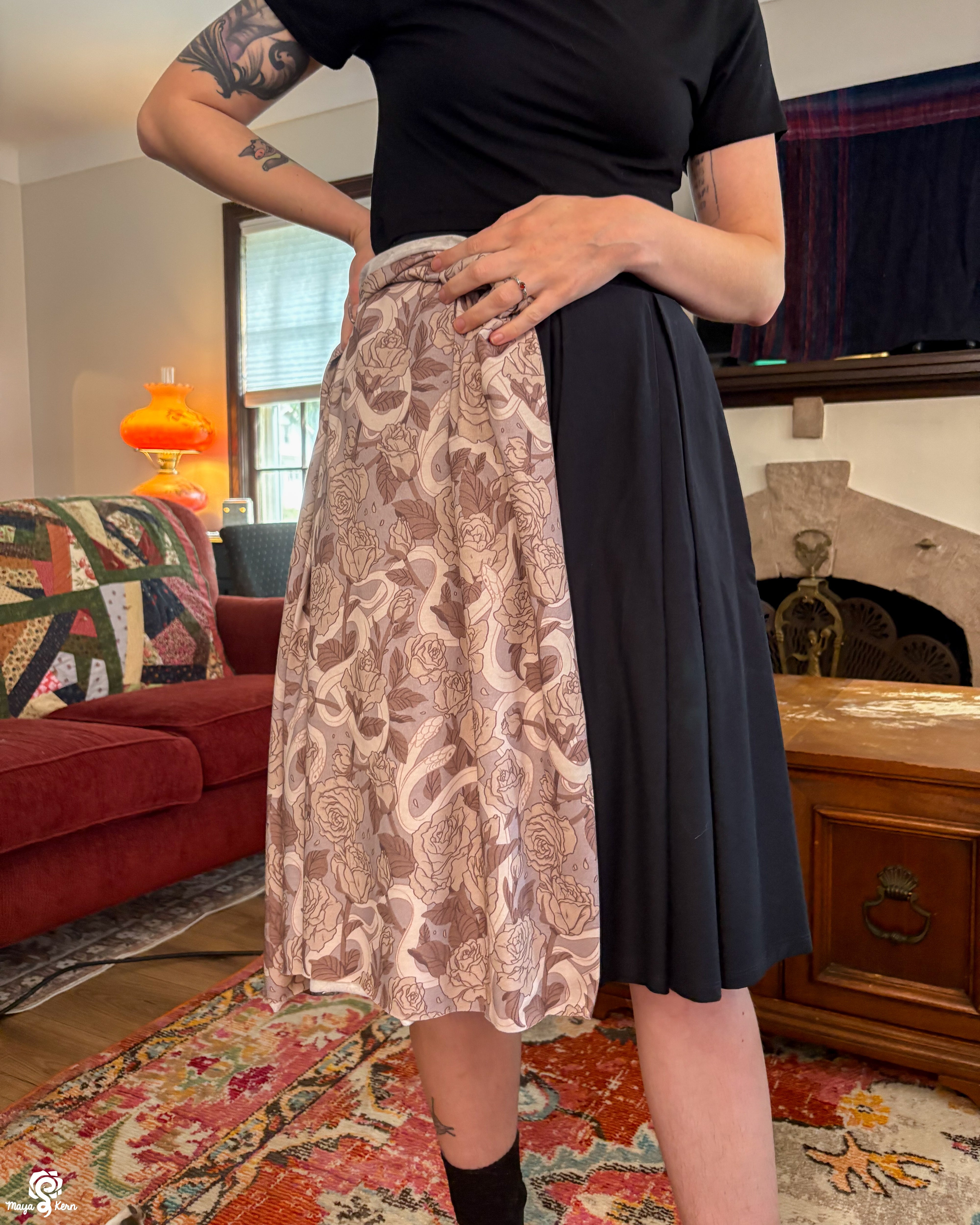 [PREORDER] Hiss Latte Cotton Pleated Midi Skirt